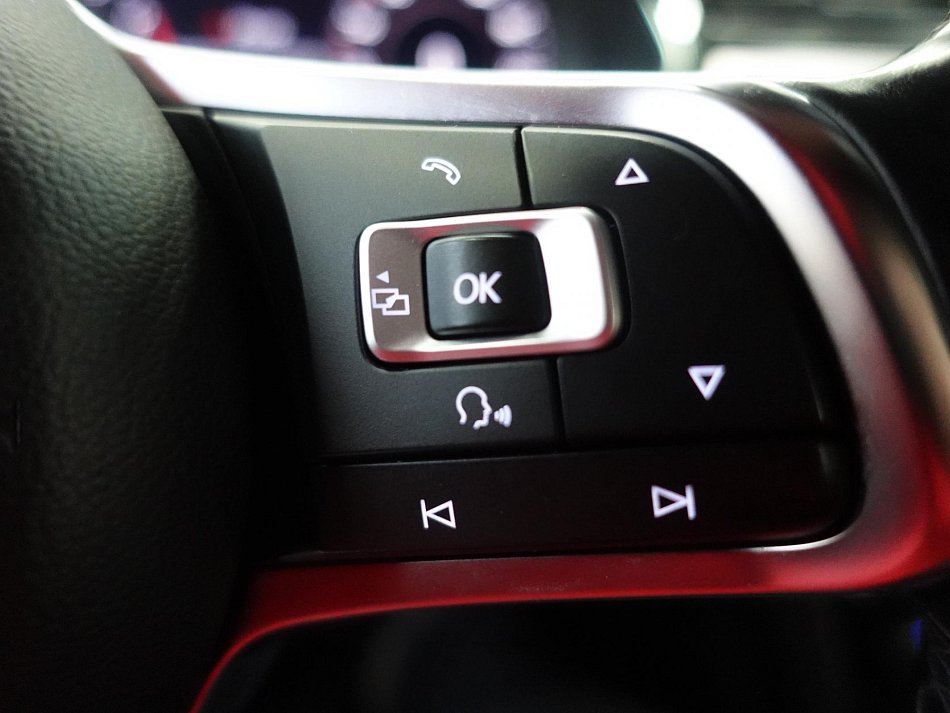 Volkswagen Passat 1.4TSi Highline