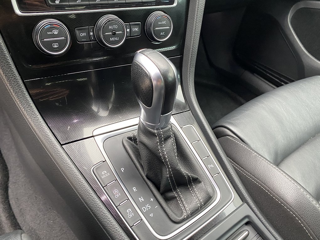 Volkswagen Golf 2.0TDi  GTD