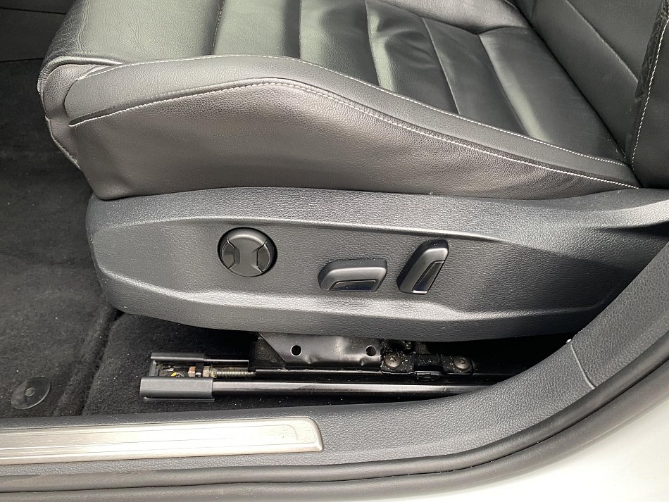 Volkswagen Golf 2.0TDi  GTD