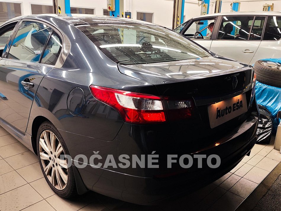 Renault Latitude 2.0 dCi 