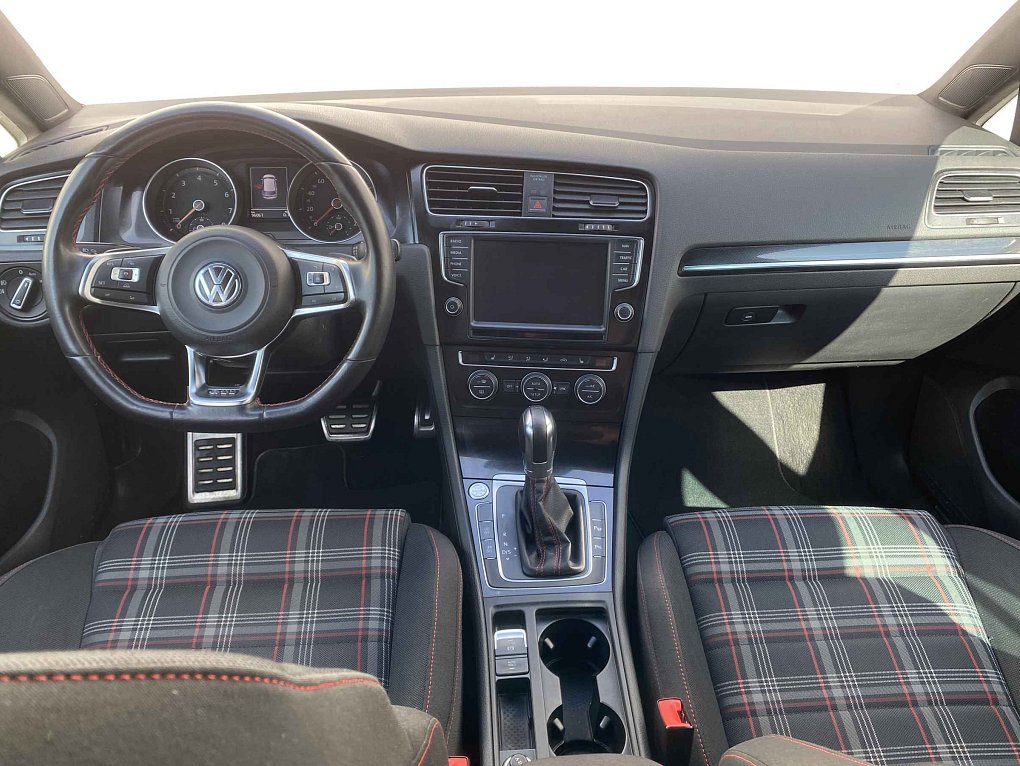 Volkswagen Golf 2.0 TSi GTi