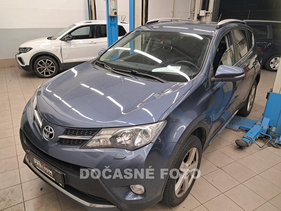 Toyota RAV4 2.2d 