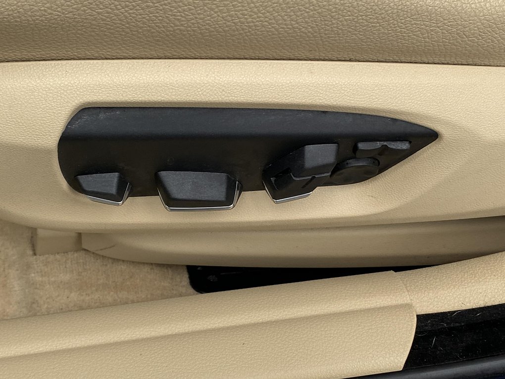 BMW Řada 5 2.0i LuxuryLine 528i xDrive