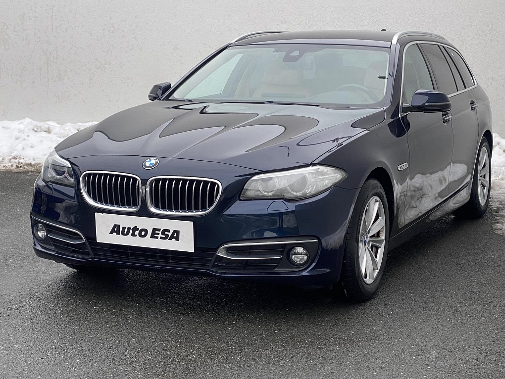 BMW Řada 5 2.0i LuxuryLine 528i xDrive