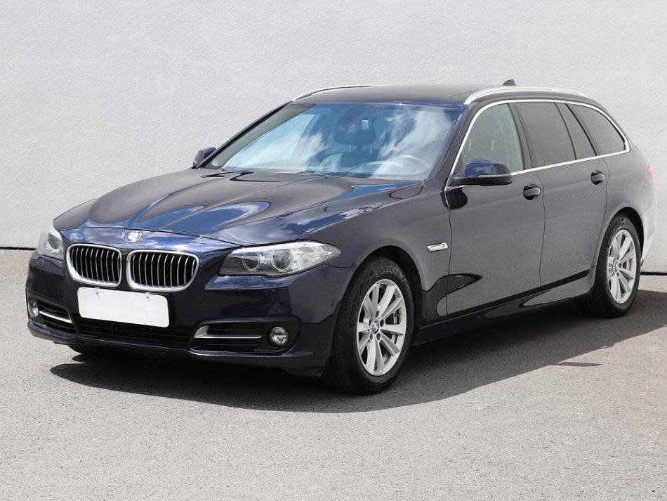 BMW Řada 5 2.0 LuxuryLine 528i xDrive