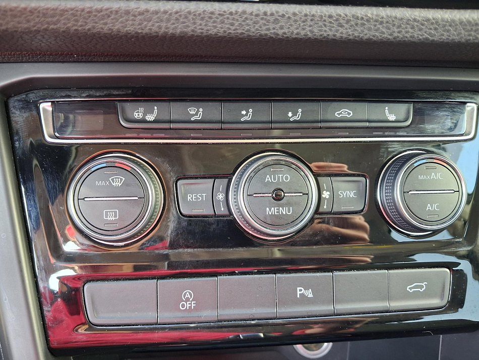 Volkswagen Touran 2.0 TDi 