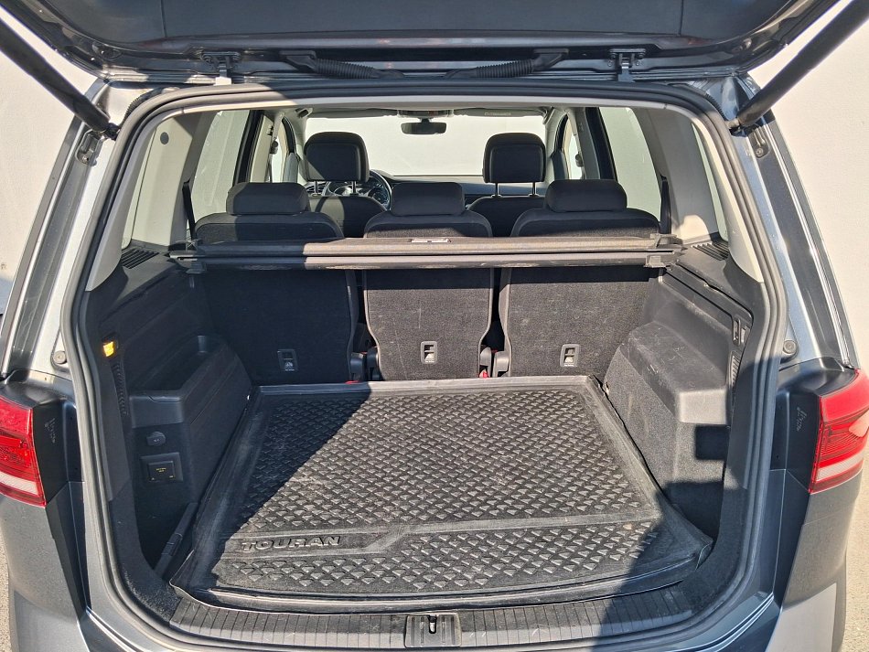 Volkswagen Touran 2.0 TDi 