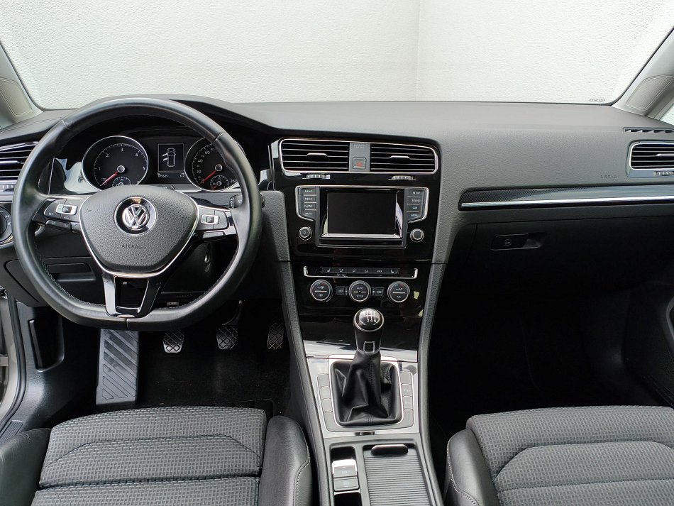Volkswagen Golf 2.0 TDi 