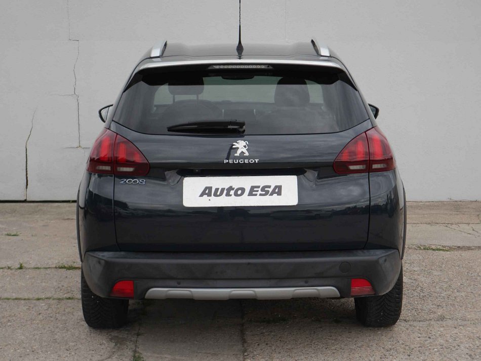 Peugeot 2008 1.2 PT 