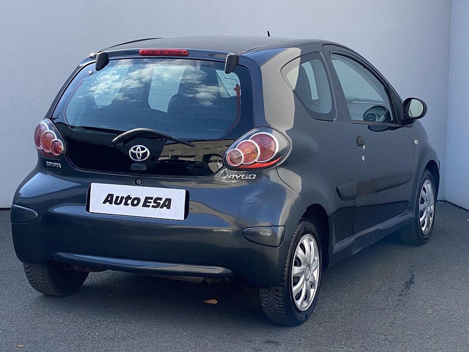 Toyota Aygo 1.0i 