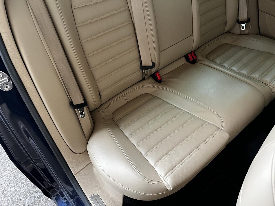 Volkswagen Passat 2.0 TDi Highline