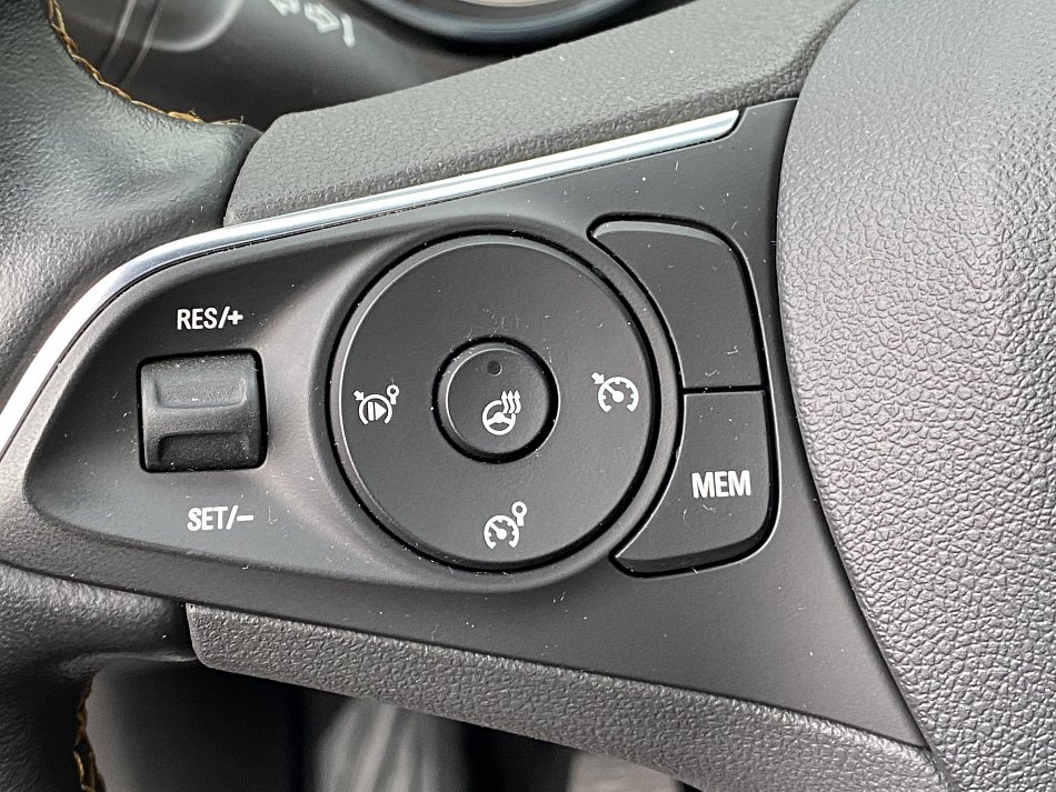 Opel Crossland X 1.2T Innovation