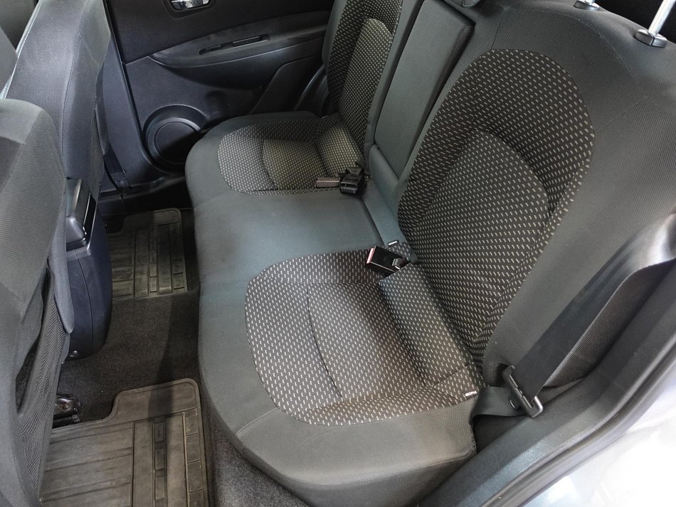 Nissan Qashqai 1.6i 