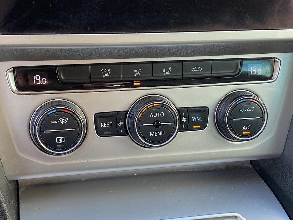 Volkswagen Passat 1.6 TDI 