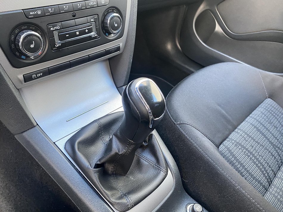 Škoda Octavia II 2.0TDi Elegance