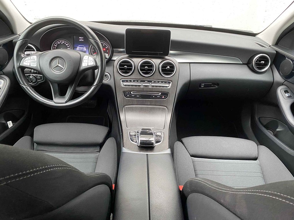 Mercedes-Benz Třída C 1.6T  C180