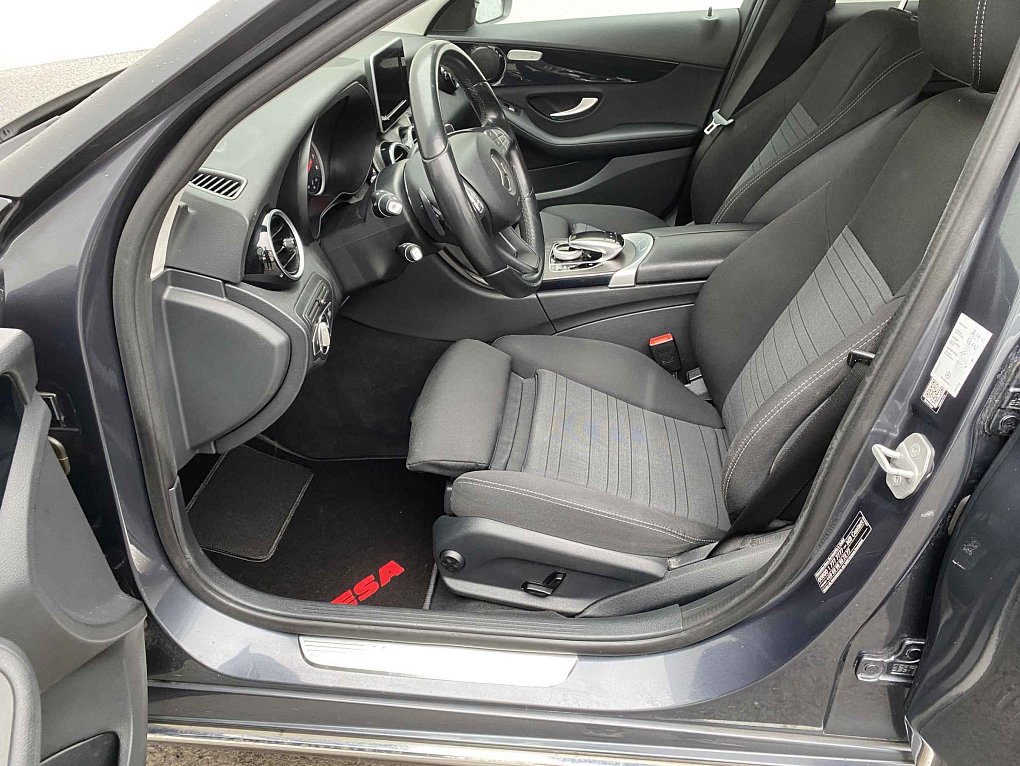 Mercedes-Benz Třída C 1.6T  C180