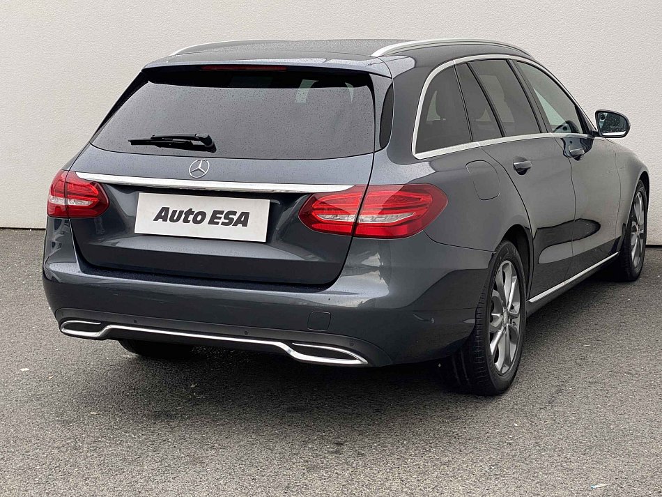 Mercedes-Benz Třída C 1.6T  C180