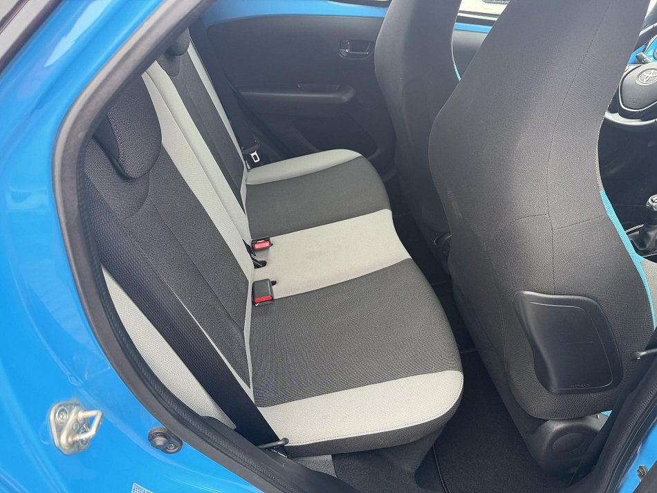 Toyota Aygo 1.0i 