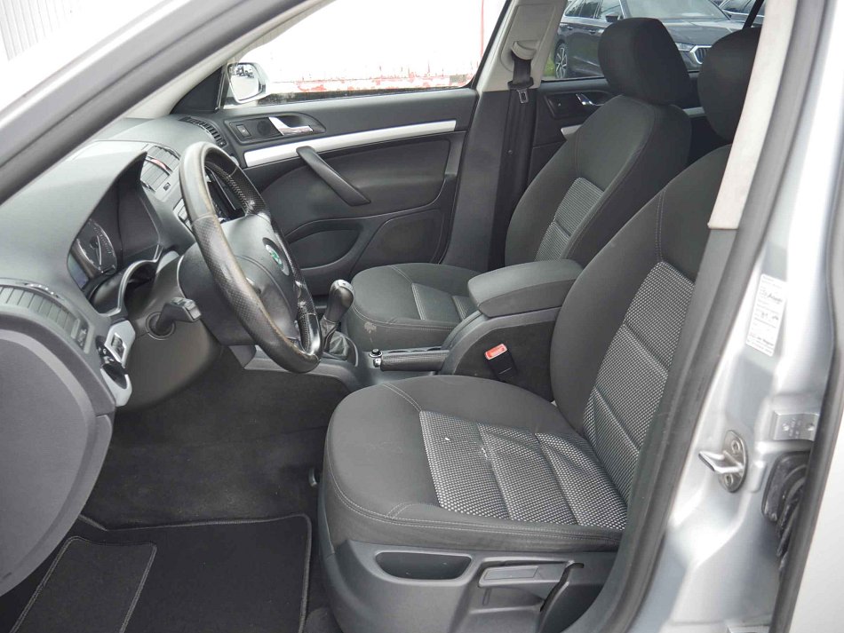 Škoda Octavia II 2.0TDi Scout 4x4