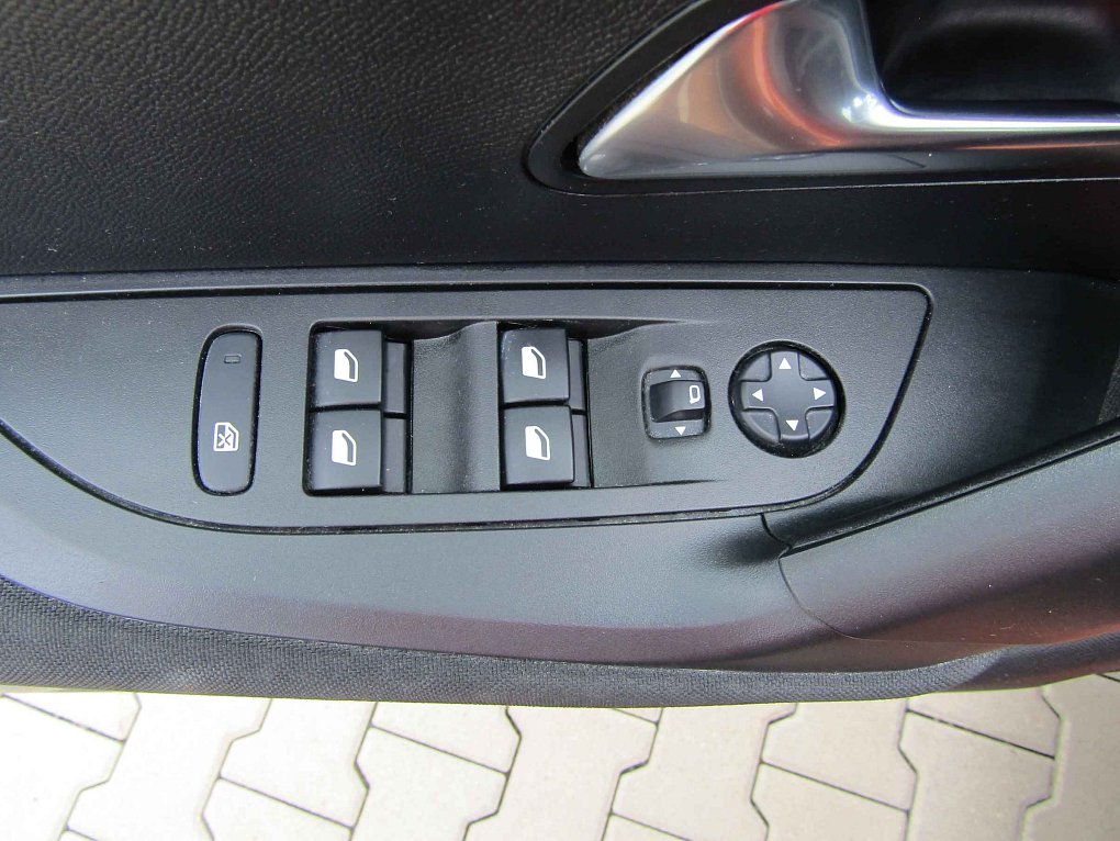 Peugeot 2008 1.2PT 