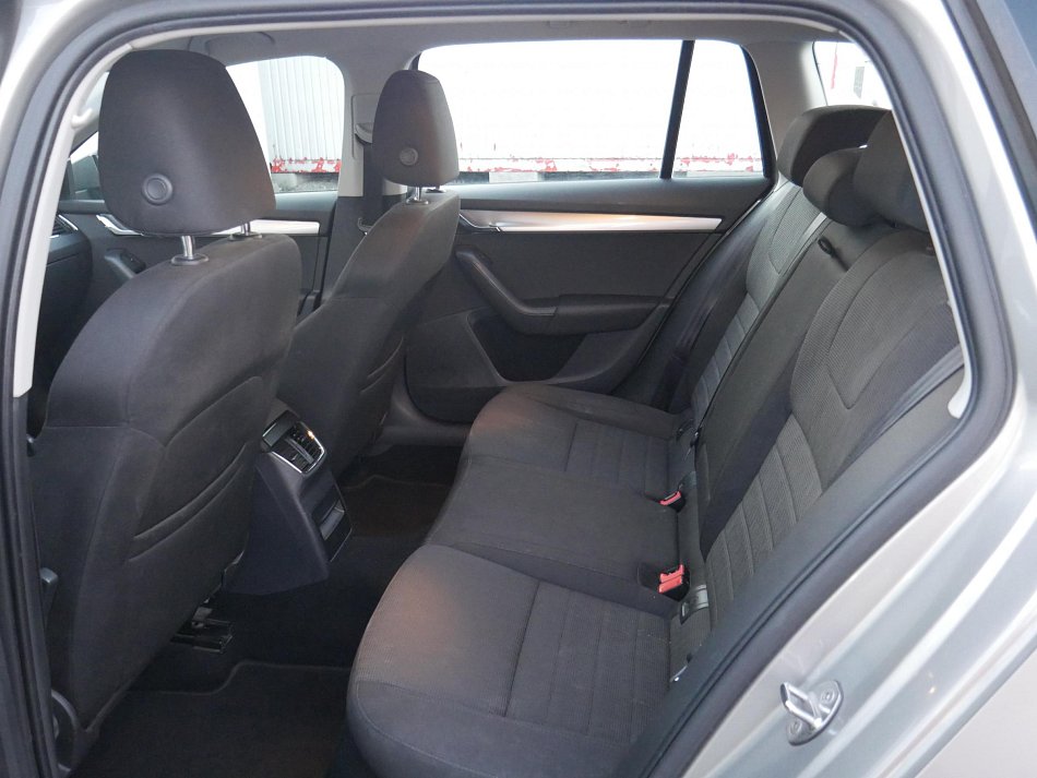 Škoda Octavia III 2.0 TDi Elegance 4x4