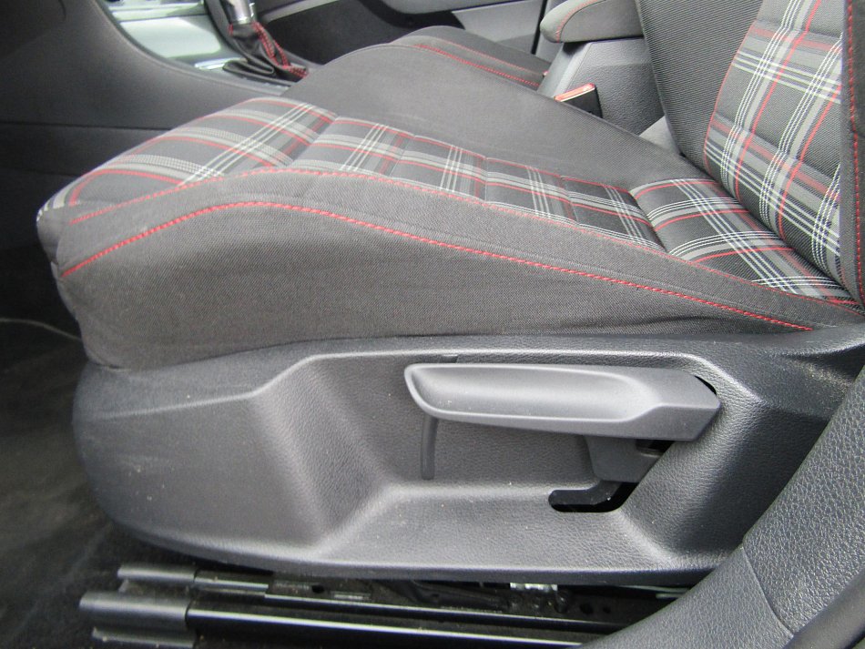 Volkswagen Golf 2.0 TSi GTi