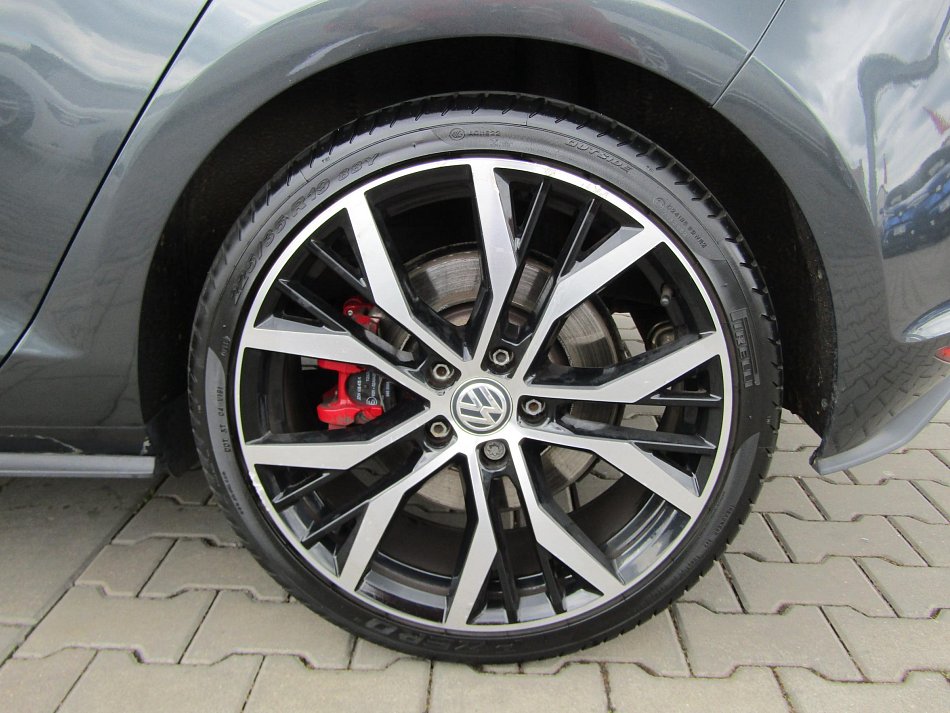 Volkswagen Golf 2.0 TSi GTi
