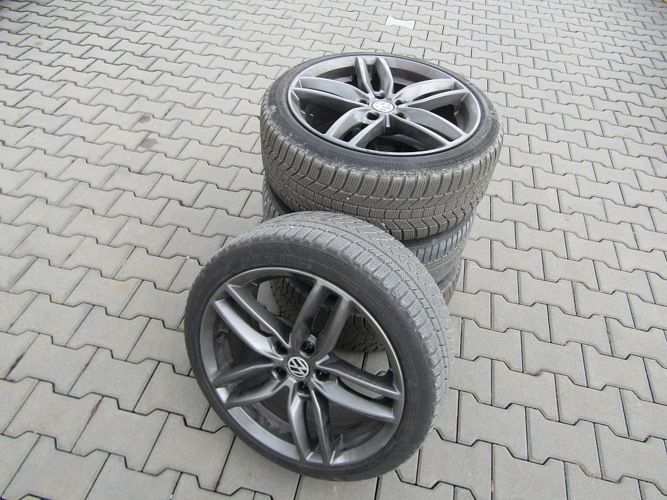 Volkswagen Golf 2.0 TSi GTi
