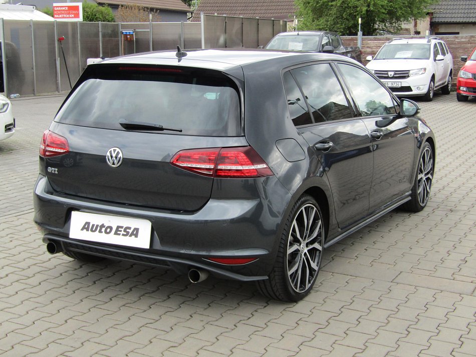 Volkswagen Golf 2.0 TSi GTi