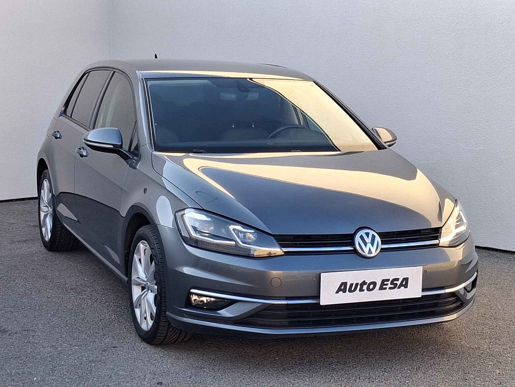 Volkswagen Golf 1.0TSI 