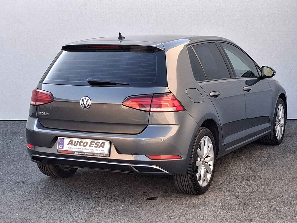 Volkswagen Golf 1.0TSI 
