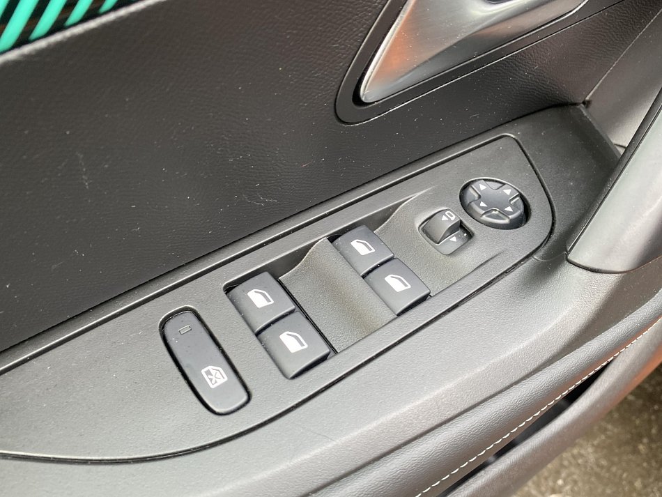 Peugeot 2008 1.2 PT Allure