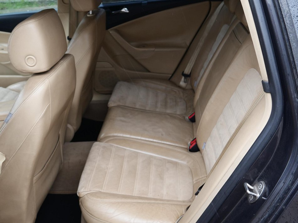 Volkswagen Passat 2.0 TDi 