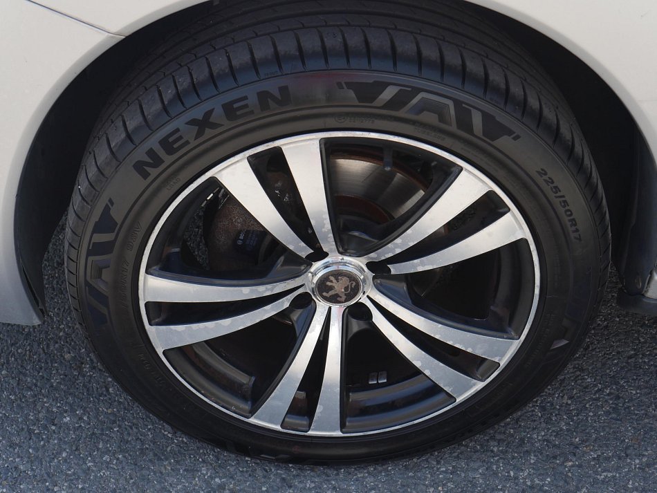 Peugeot 3008 1.6 VTi 