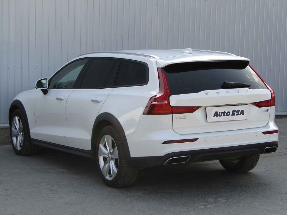 Volvo V60 2.0 D4 Cross Country 4x4