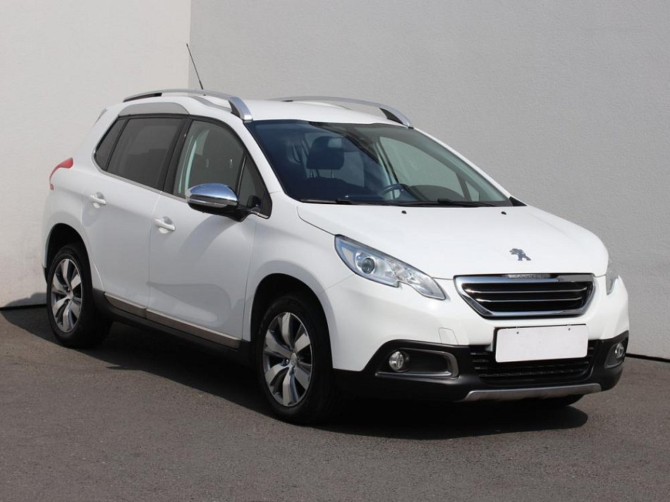 Peugeot 2008 1.2i Allure