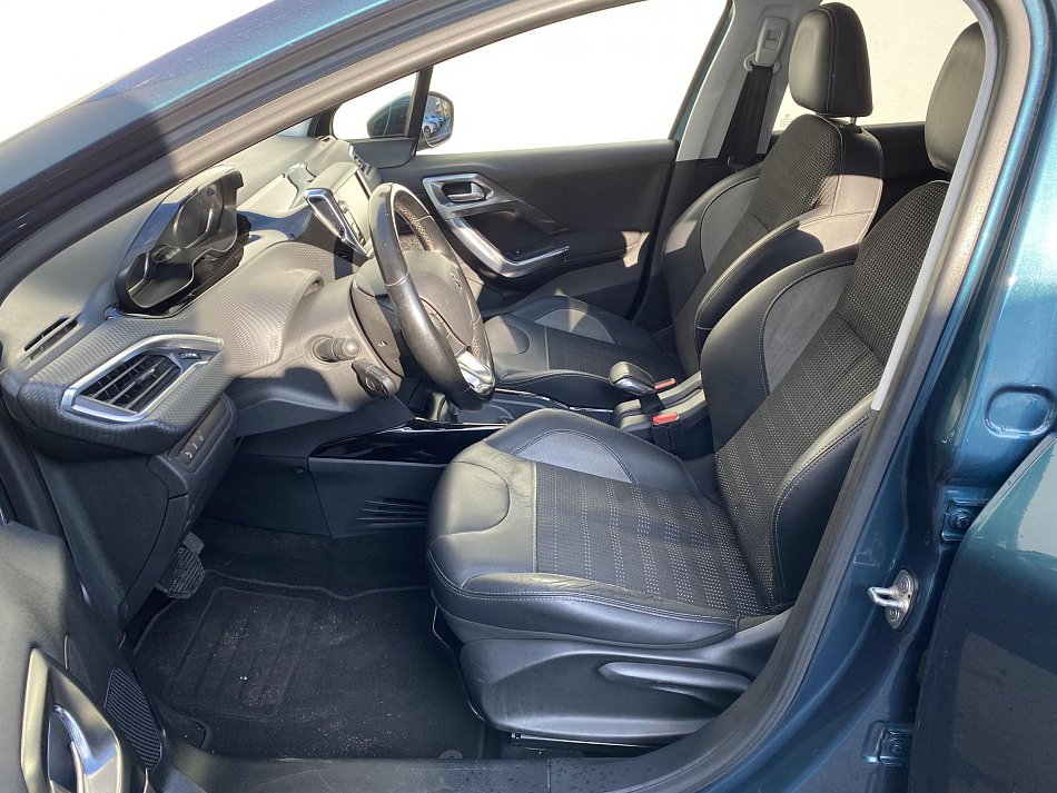 Peugeot 2008 1.2PT Allure