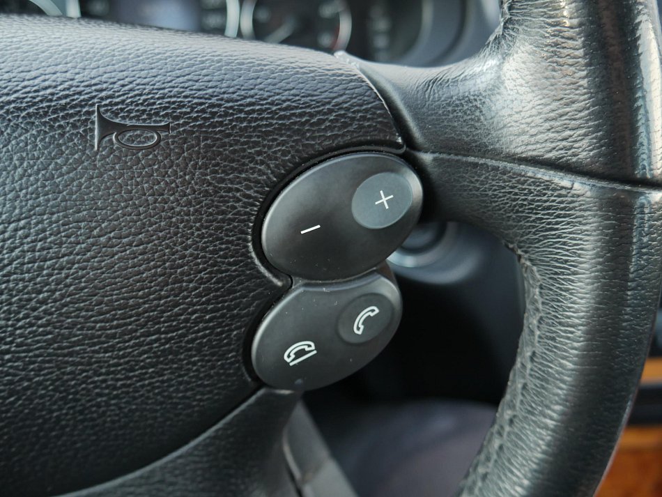 Mercedes-Benz Třída E 2.2CDi  E200