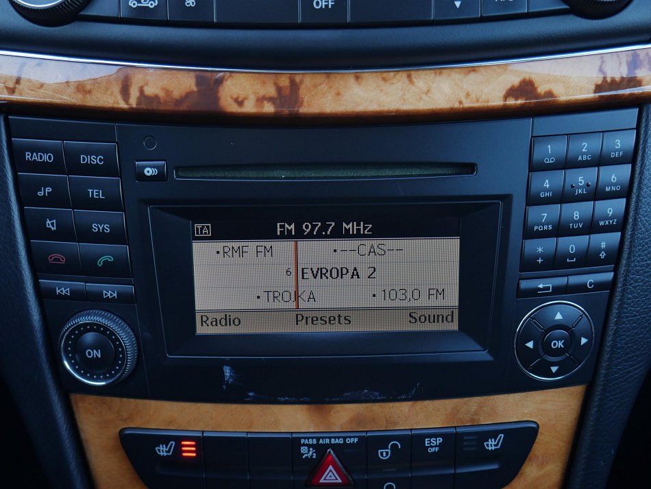 Mercedes-Benz Třída E 2.2CDi  E200