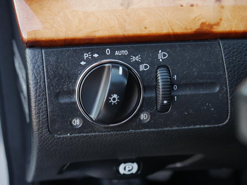 Mercedes-Benz Třída E 2.2CDi  E200