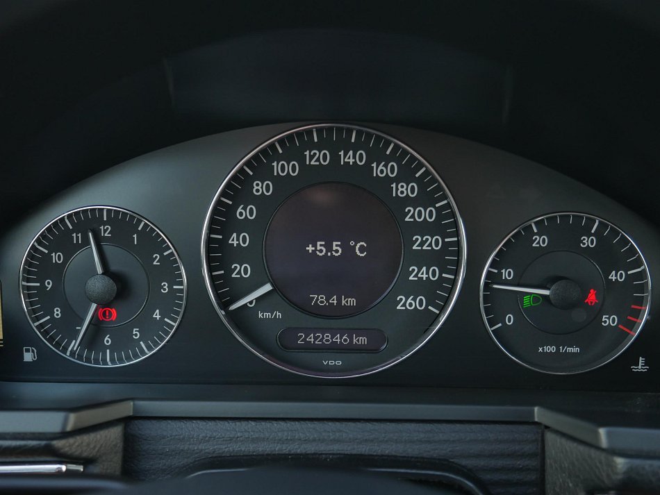 Mercedes-Benz Třída E 2.2CDi  E200