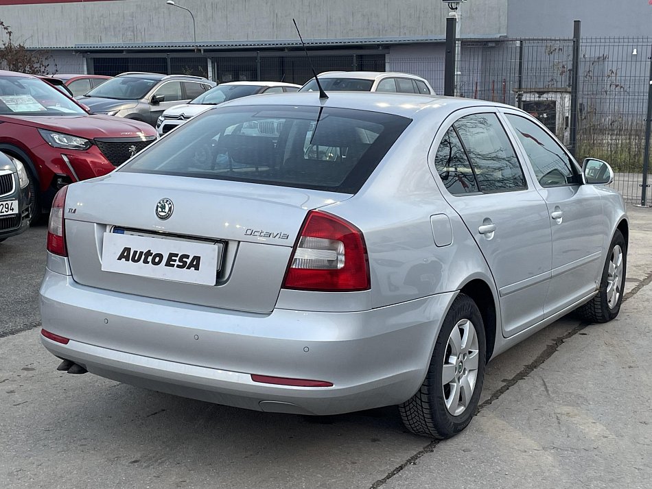 Škoda Octavia II 2.0 TDi Elegance