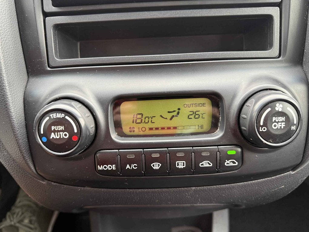 Kia Sportage 2.0 i 