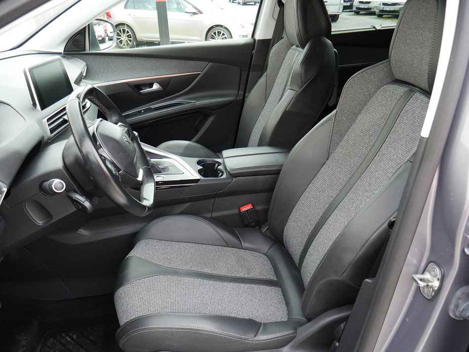 Peugeot 5008 1.2PT Allure