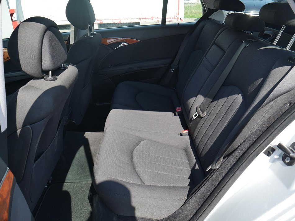 Mercedes-Benz Třída E 2.2CDi  E200
