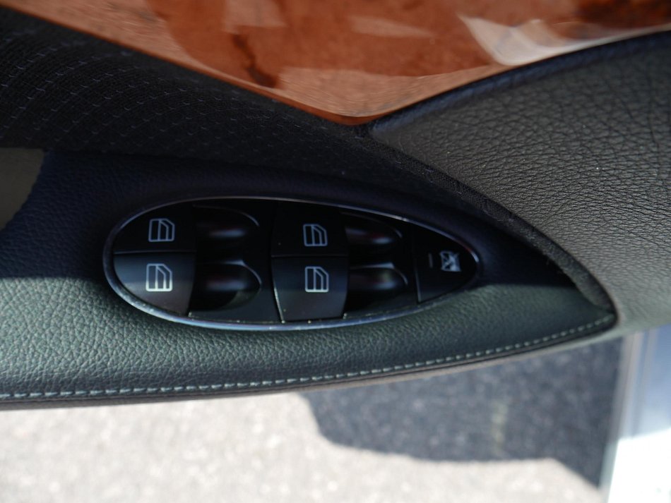 Mercedes-Benz Třída E 2.2CDi  E200