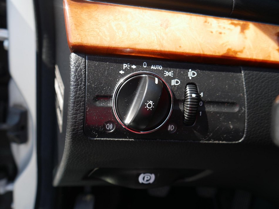 Mercedes-Benz Třída E 2.2CDi  E200