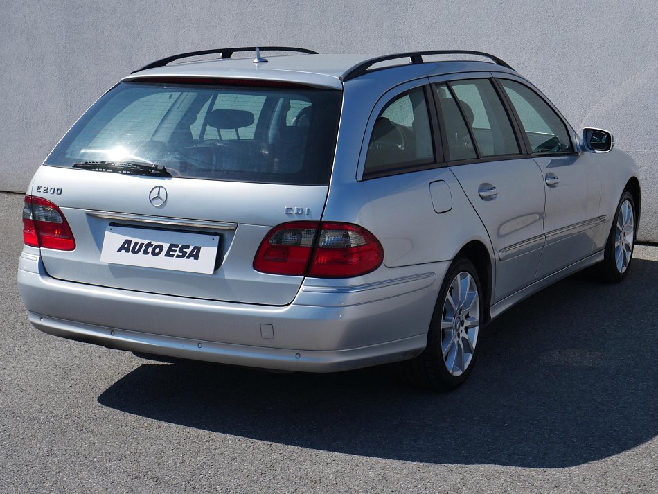 Mercedes-Benz Třída E 2.2CDi  E200