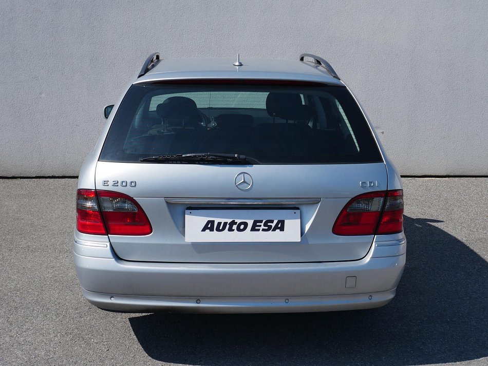Mercedes-Benz Třída E 2.2CDi  E200